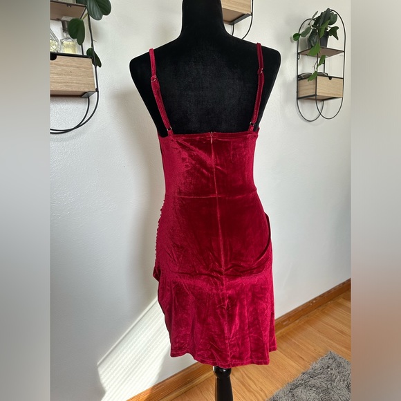 Red velvet dress - Picture 5 of 7